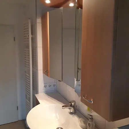 Apartment Im Gegenwartsraum, Nahe Ice Bhf Kassel