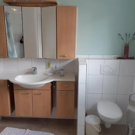 Im Gegenwartsraum, Nahe Ice Bhf Apartment *