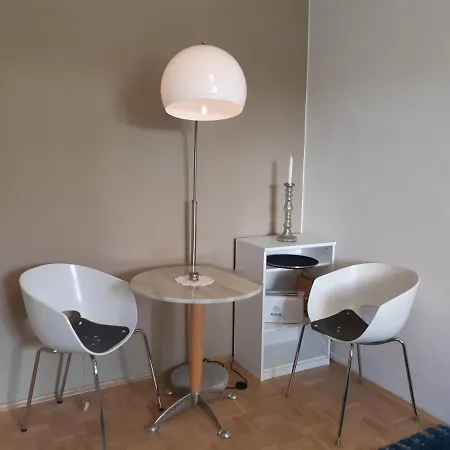 Im Gegenwartsraum, Nahe Ice Bhf Apartment Kassel